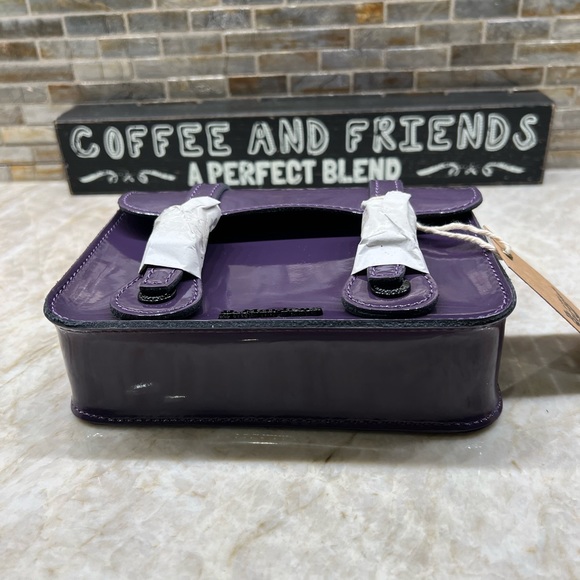 DR. MARTENS PATENT LEATHER CROSSBODY BAG
BLACKCURRANT - Picture 11 of 15